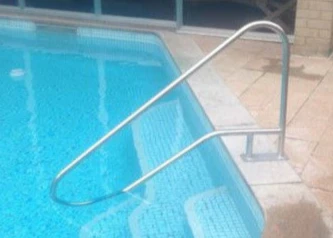 HRA05B Stainless Steel 1.6m Bull Nose Bolt Down Hand Rail - Image 3